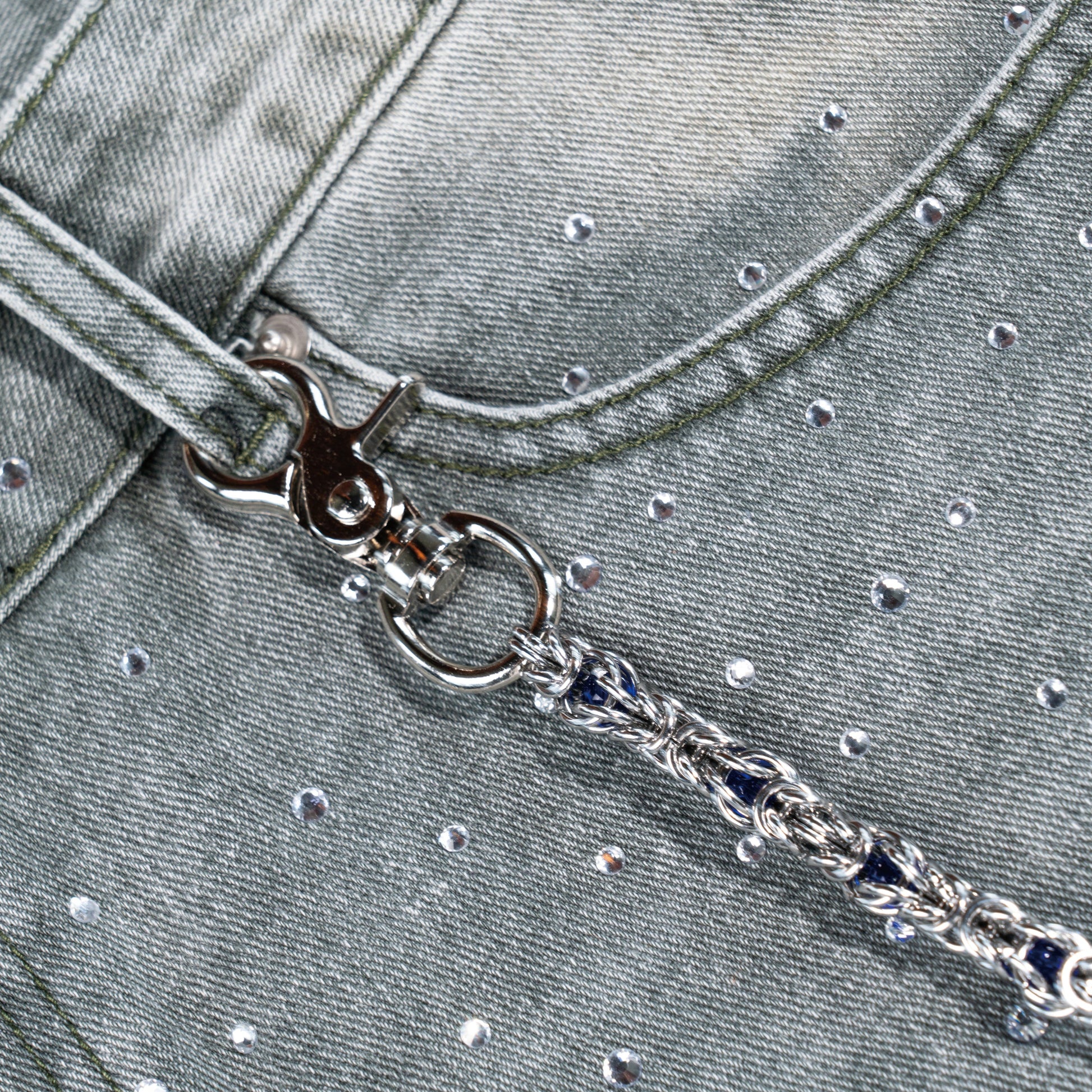 Single chain of blue-purple gemstone